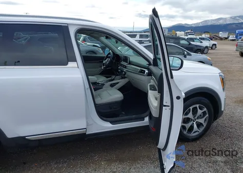 2021 Kia Telluride Ex z USA, uszkodzony, nr VIN 5XYP3DHC9MG131326